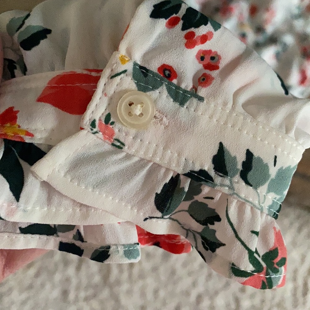 Flowered blouse - Picture 2 of 5